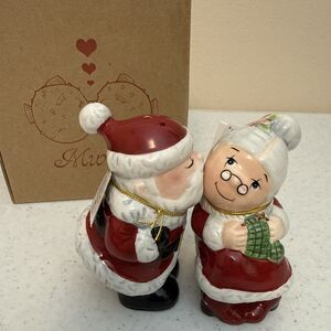 Westland Giftware Mwah Magnetic Santa and Mrs. Claus Salt & Pepper Shakers NEW